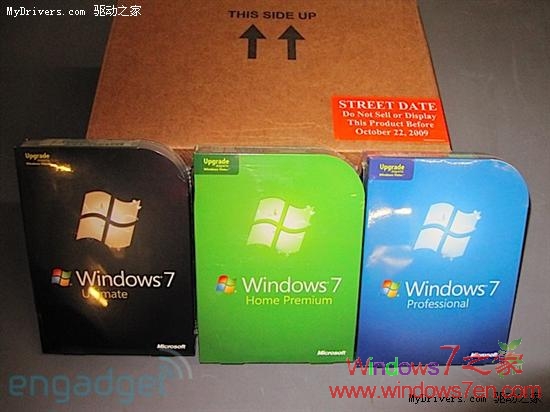 Windows7零售包装盒提前现身芝加哥电子商店