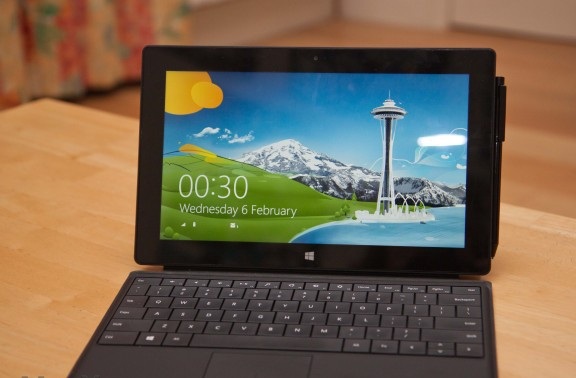Surface Pro媒体评价：屏幕不错，完整Win8，体验欠缺