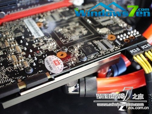 选择了Geforce GTX670,品牌是七彩虹