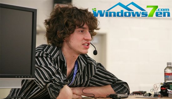 他破解了iPhone和PS3 引发了黑客战争