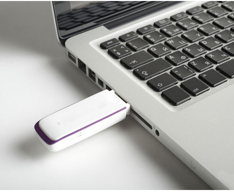 U盘插电脑 U盘插电脑