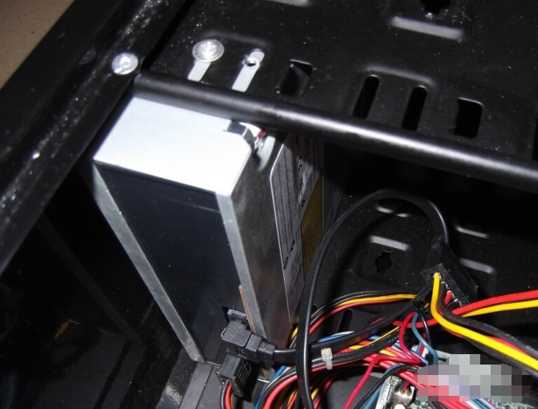 电脑机箱 电脑机箱