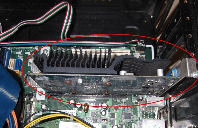 电脑机箱 电脑机箱