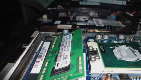 电脑花屏 电脑花屏