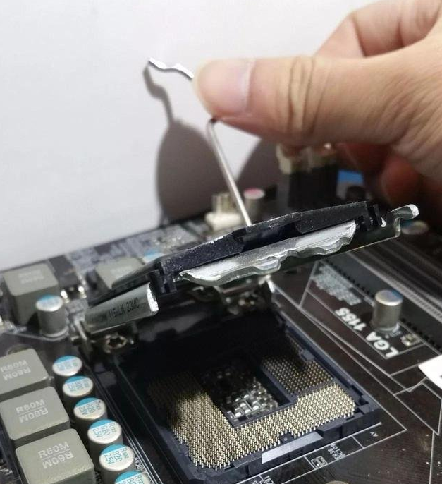 电脑组装教程图解